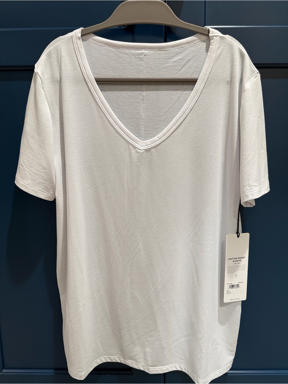 Alo Yoga Classic V-Neck Oversize Short Sleeve Tee - White